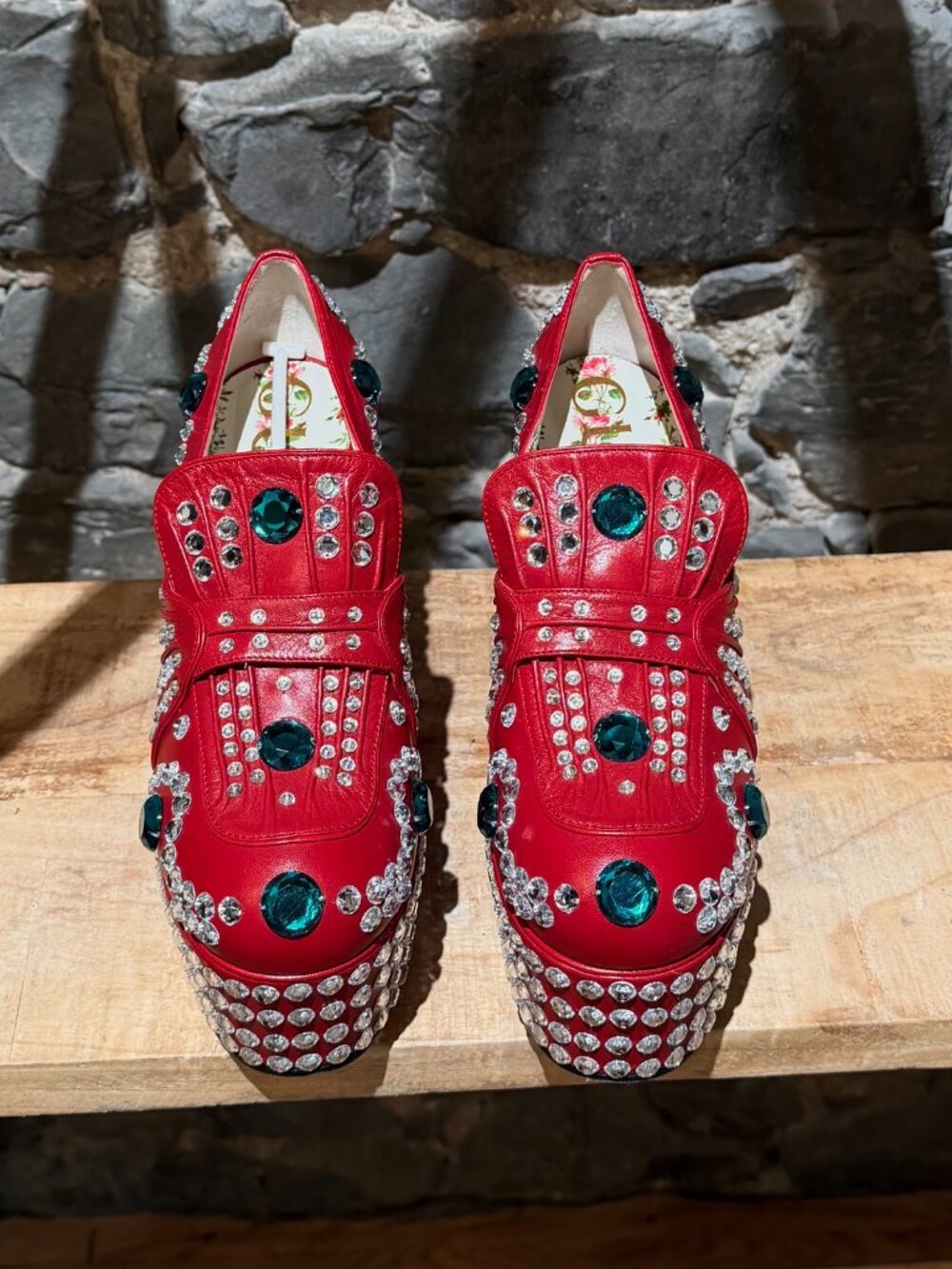 Gucci 2018 Red Leather Amilna Crystal Embellished Platform Pumps - Picture 3 of 12